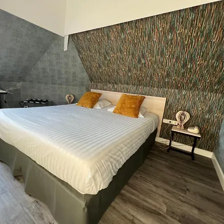 Contact De 2* Troyes