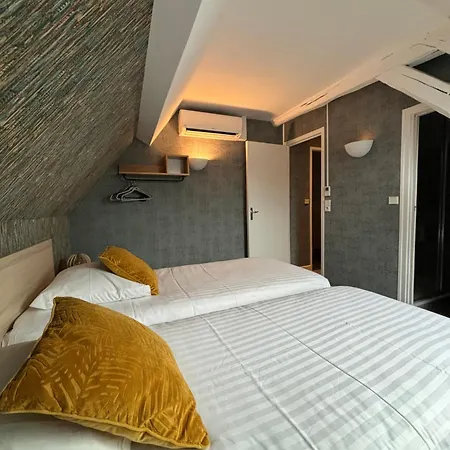 Contact De 2* Troyes