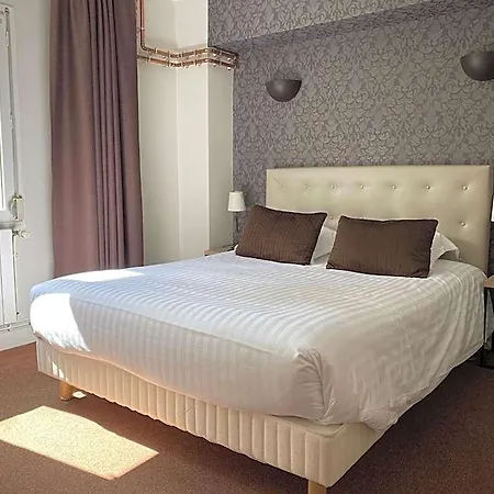 Hotel Contact De