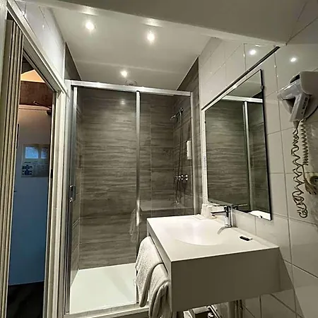 Contact De Hotel Troyes