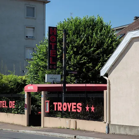 Otel Contact De 2*