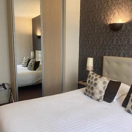 Otel Contact De Troyes