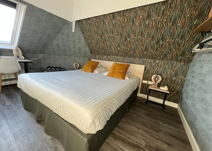 Contact De 2* Troyes