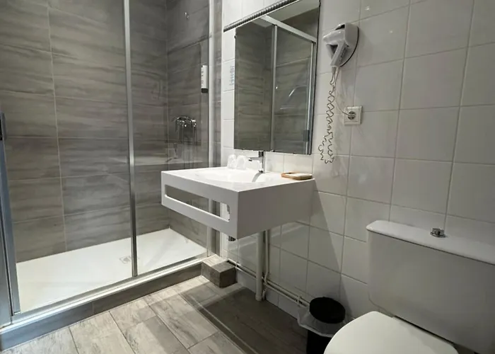 Contact De 2* Troyes